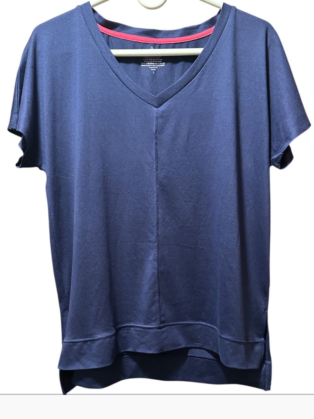 Cuddl Duds Woman’s Navy V-Neck Short Sleeve Tee with Pink Trim